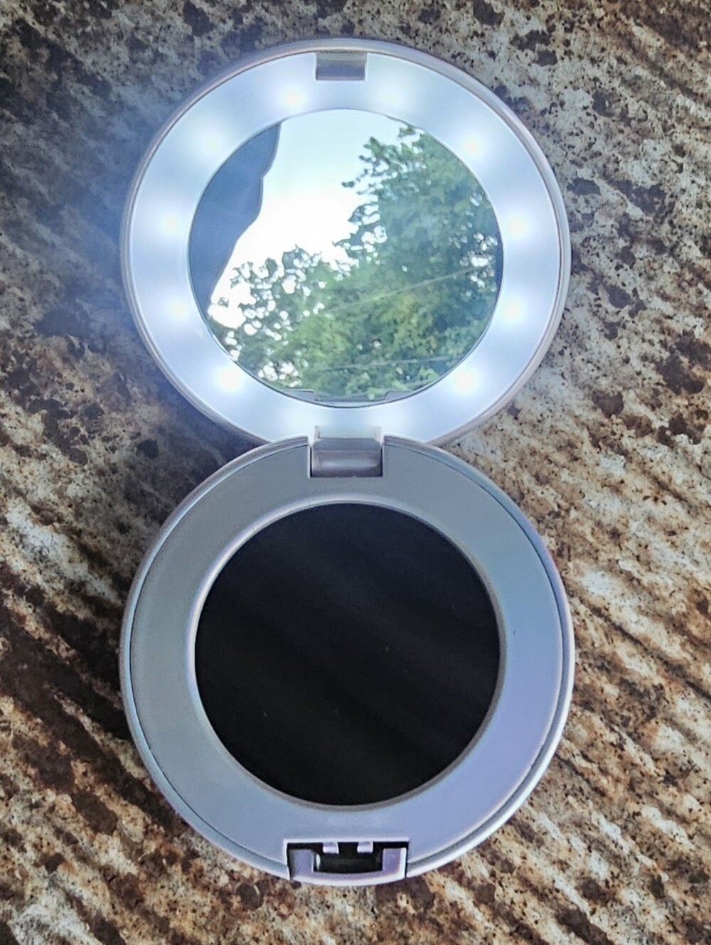 Glamnetic Holographic Compact LED Mirror - Picture 2 of 2